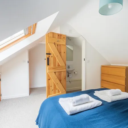 Riverside Bothy In Heart Of Scenic Harbour Village Solva Exterior foto