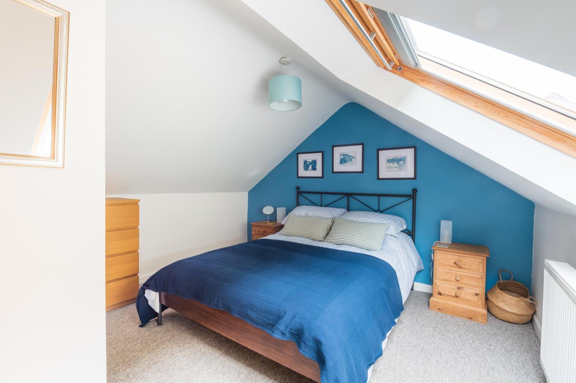 Riverside Bothy In Heart Of Scenic Harbour Village Solva
